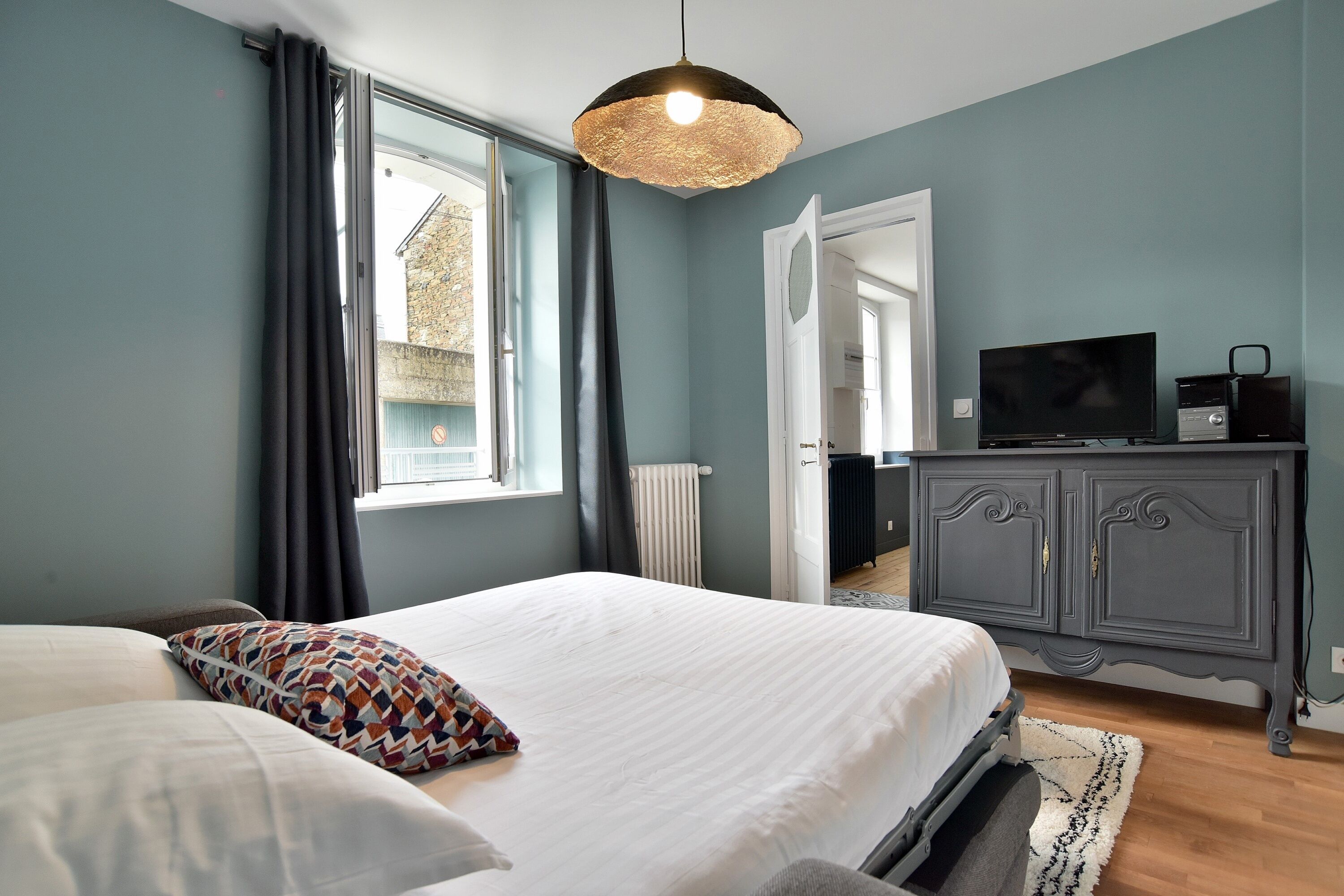 1 chambre, fer et planche à repasser, Wi-Fi gratuit, draps fournis