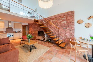 Télévision, cheminée