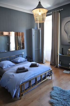 3 bedrooms, iron/ironing board, free WiFi, bed sheets