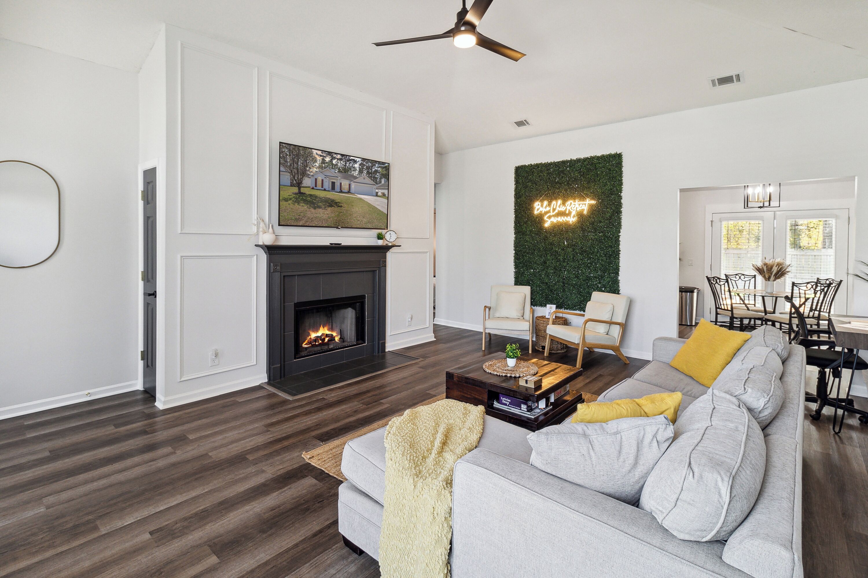 Smart TV, fireplace, ping pong