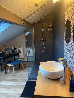 Dusche, Handtücher, Seife