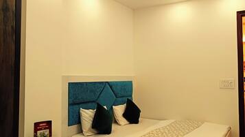 Businesshuone, kaupunkinäköala | Yksilöllisesti sisustettu, työpöytä