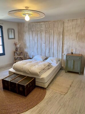 6 makuuhuonetta, silitysrauta/-lauta, Wi-Fi