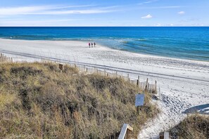 Beach nearby - Fall Discounts! 125 Yards to Private Beach Access. Pool. Walkable to Gulf Place (Santa Rosa Beach)