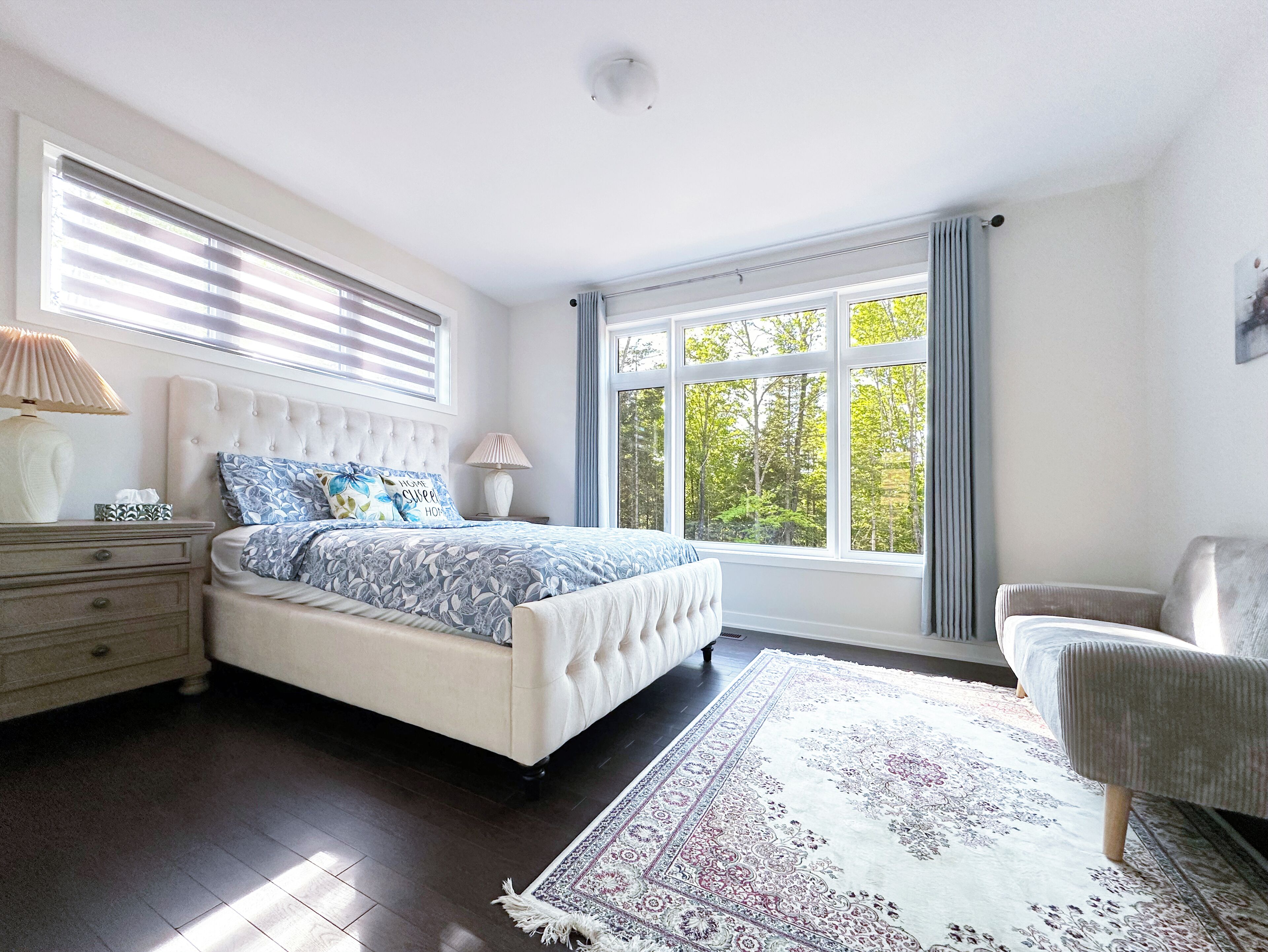 4 camere, una scrivania, ferro/asse da stiro, culla da viaggio