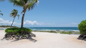 In StrandnÀhe, Massagen am Strand, Strandbar