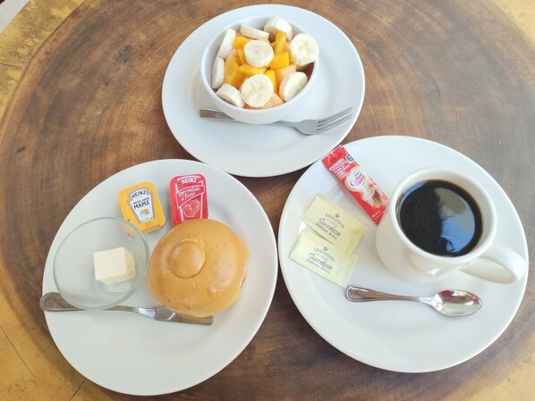 Free daily continental breakfast  - Magical Hotel In Akumal Beach (Akumal)