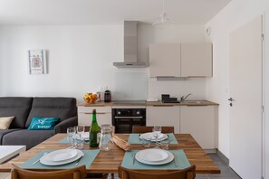 Fridge, microwave, oven, dishwasher