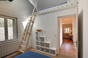 3 makuuhuonetta, silitysrauta/-lauta, ilmainen Wi-Fi