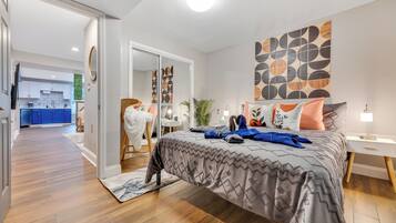 2 bedrooms, iron/ironing board, WiFi, bed sheets