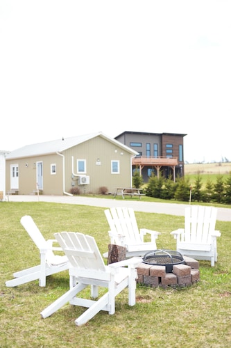 The Cowie Cottage, Niseko Riverside by Zen Life 
3Bedroom 2 Bath Modern Cottage