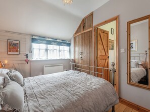 1 quarto, Wi-Fi de cortesia, roupa de cama