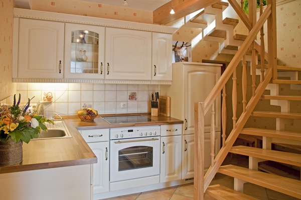 Frigorífic, forn, placa de cuina i cafetera i tetera