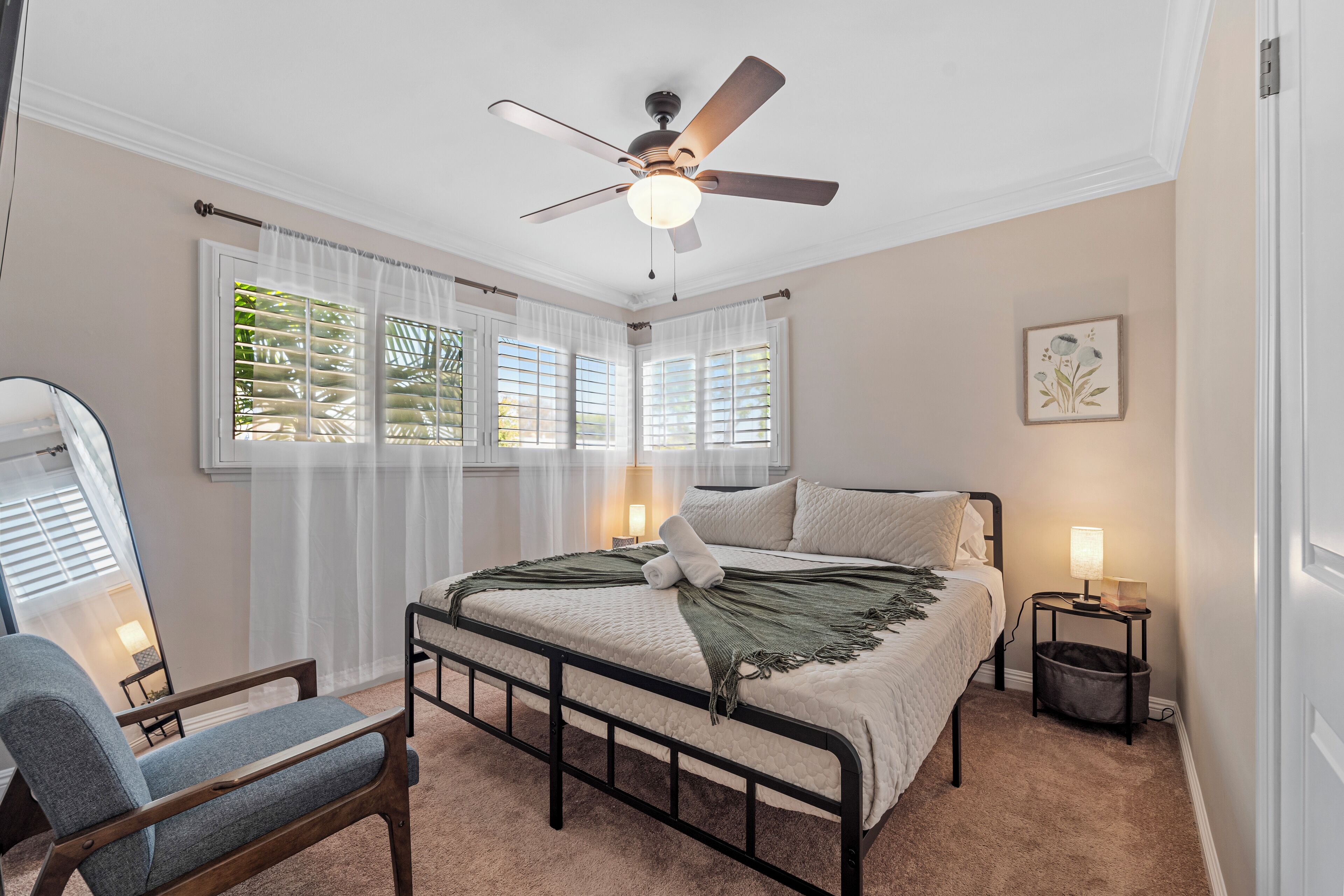 3 habitaciones, escritorio, wifi y ropa de cama 