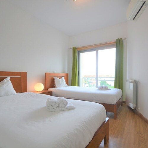 Sunshine - Com Vista Para a Piscina