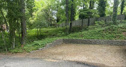 Apartment in Downtown Clemson. Just a few minutes to Campus & Football Stadium.