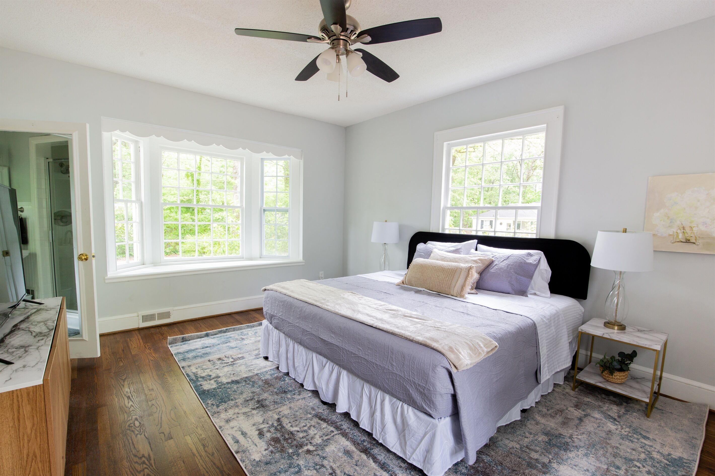 3 slaapkamers, een bureau, een strijkplank/strijkijzer, gratis wifi