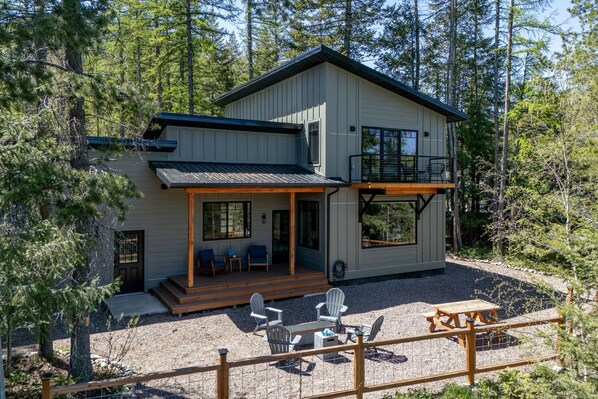 Exterior - Middle Fork Retreat - a 3 bedroom home near Glacier National Park! (Hungry Horse)