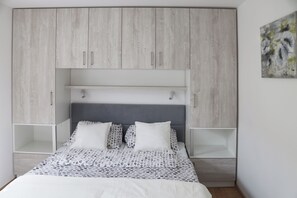 2 bedrooms, iron/ironing board, WiFi, bed sheets - Cozy Apartment Iva with Private Garden (Krk)