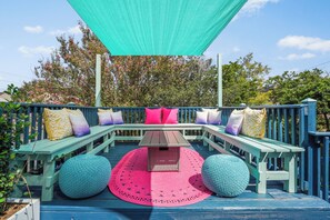 Terrace/patio - Bright and Open 5 Bedroom with Patio. Sleeps 10! (New Orleans)