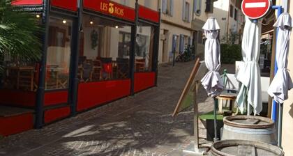 Studio 2 Personnes Centre Ancien de Sainte Maxime a 300 M Plage et Port