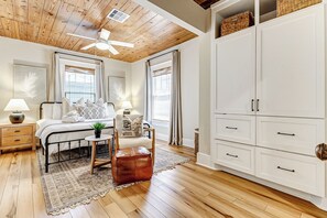 2 Schlafzimmer, Bügeleisen/Bügelbrett, Reisekinderbett, kostenloses WLAN