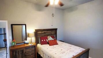 1 bedroom, iron/ironing board, WiFi, bed sheets