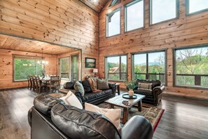 House (5 Bedrooms) | Interior
