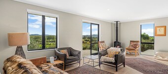 The Olive Hut - Mangawhai Holiday Home