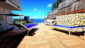 Terrace/patio - Villa Gli Occhi del Mare: villa with pool, solarium and garden in Sorrento (Priora)
