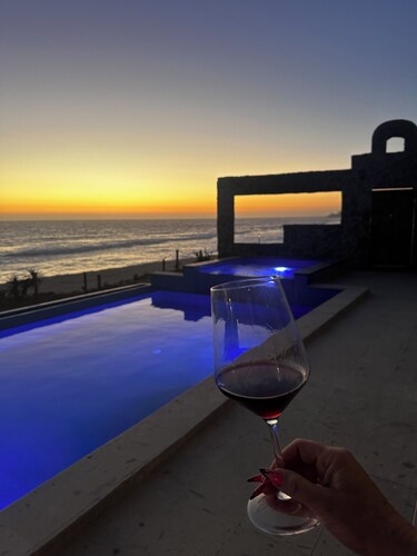 New Oceanfront 3 Bed Condo @ Cerritos Beach near Todos Santos & surfing WIFI A/C