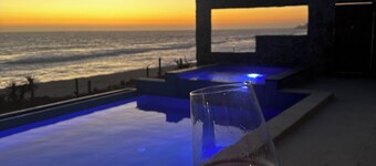 New Oceanfront 3 Bed Condo @ Cerritos Beach near Todos Santos & surfing WIFI A/C