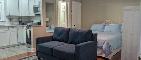 1 bedroom, desk, travel crib, free WiFi