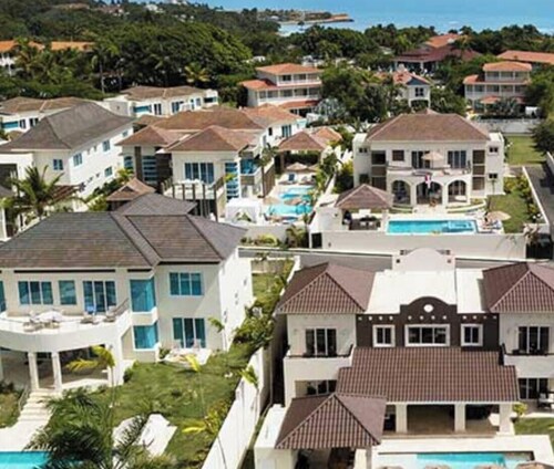 4 bedroom villa at the all inclusive Lifestyles Resort.  private pool included