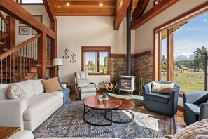 Smart TV, fireplace, stereo, offices