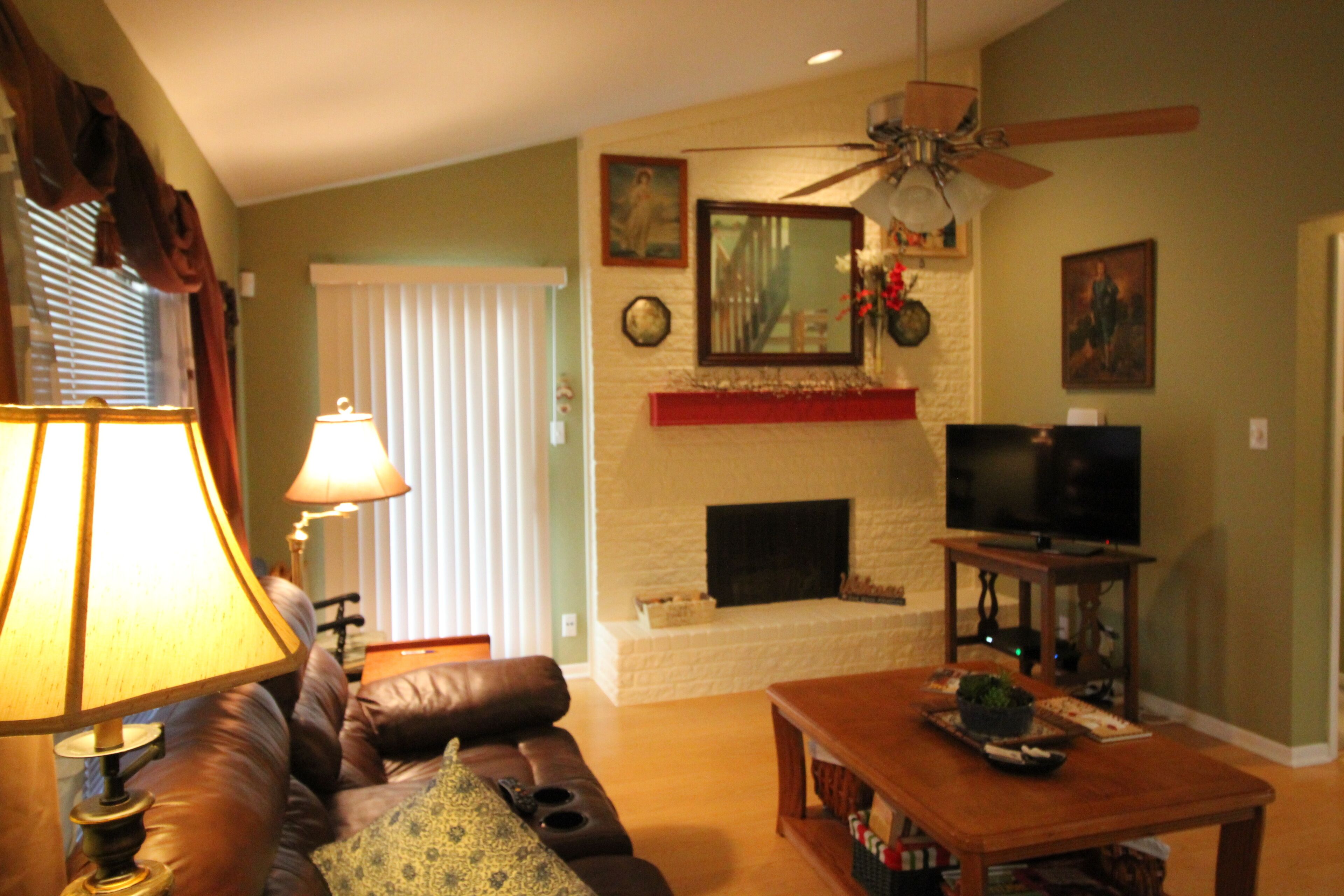 Awesome 2 bedroom 2 bath townhome in a quiet neighborhood in Pflugerville Texas 