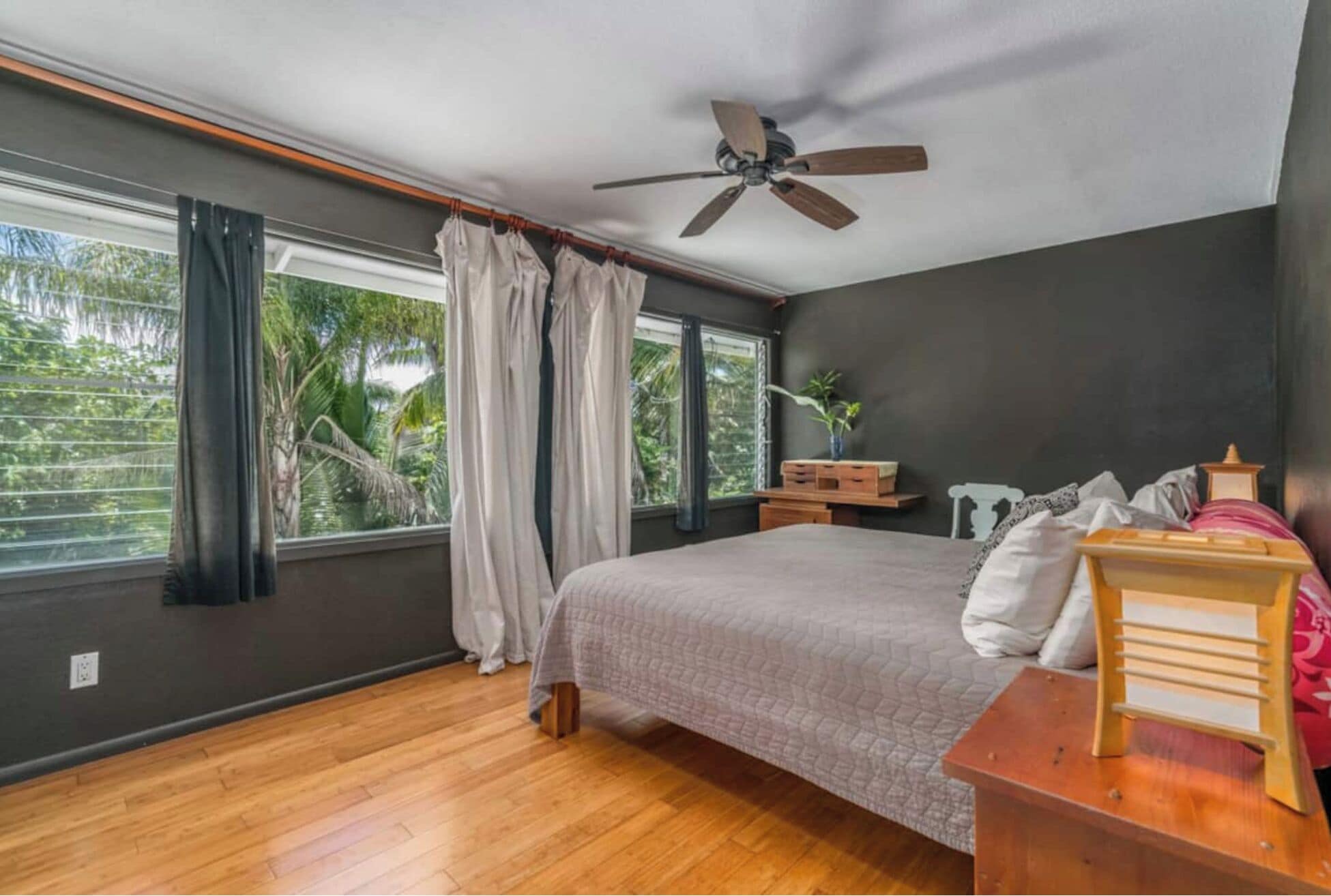 4 bedrooms, desk, iron/ironing board, free WiFi