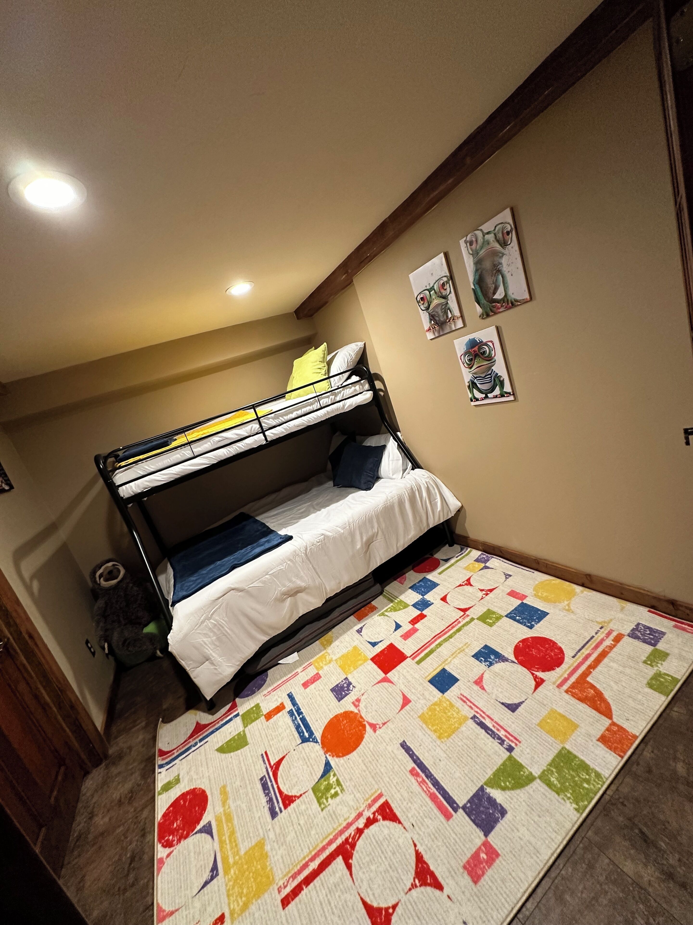 5 bedrooms, iron/ironing board, travel cot, WiFi