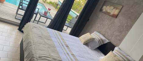 4 عدّة غرف نوم ومكتب ومكواة/لوح كي وواي فاي مجانًا