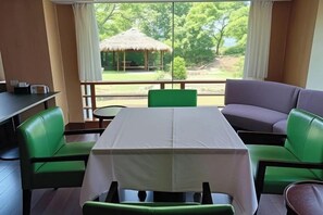お食事