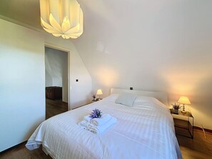 3 chambres, fer et planche à repasser, lit parapluie, Wi-Fi gratuit