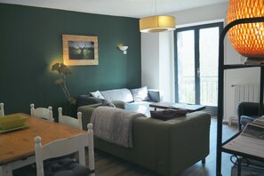 Living area - Gîte au Sein de Notre Ferme en Pierre du Xviie Siècle (Massiac)