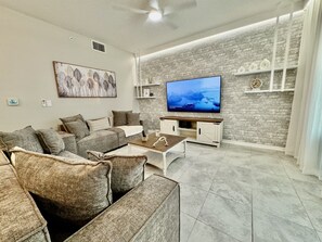 Smart-TV, Tischtennisplatte