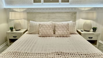 2 bedrooms, desk, iron/ironing board, travel crib