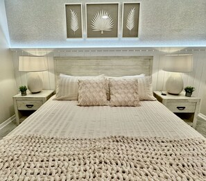 2 camere, una scrivania, ferro/asse da stiro, culla da viaggio