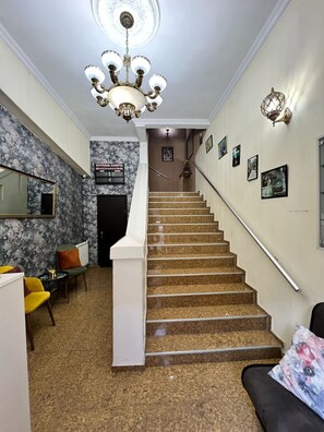Reception - Hotel Royal Bridge (Tbilisi)