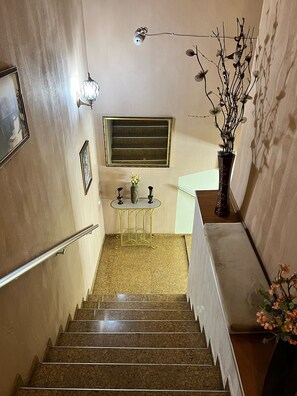 Reception - Hotel Royal Bridge (Tbilisi)