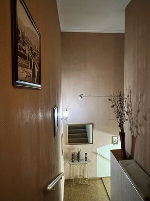 Reception - Hotel Royal Bridge (Tbilisi)