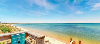 Cozy condo retreat with harbor views and perfect Provincetown location