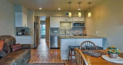 Updated Comal River Condo, 2 bedroom,2 bath, 1 mi to Schlitterbahn